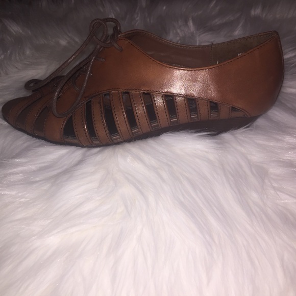 Coach Brown Leather heeled lace up sandals - Picture 6 of 8